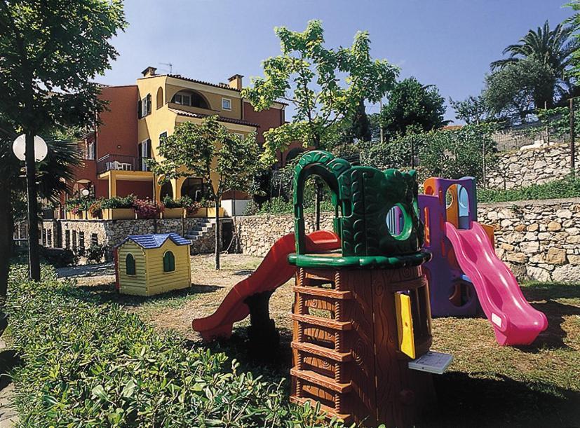 Campeggio Pian Dei Boschi Pietra Ligure Εξωτερικό φωτογραφία
